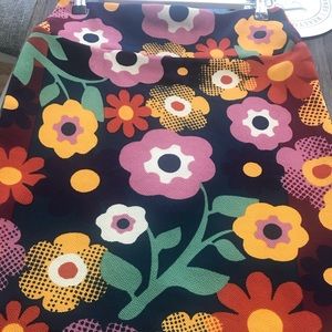 Lularoe Cassie skirt size S NWOT